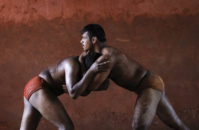 234102-indian-mud-wrestlers.jpg