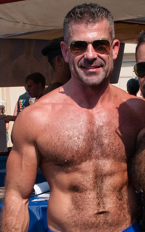 Bruno_Bond_(cropped)